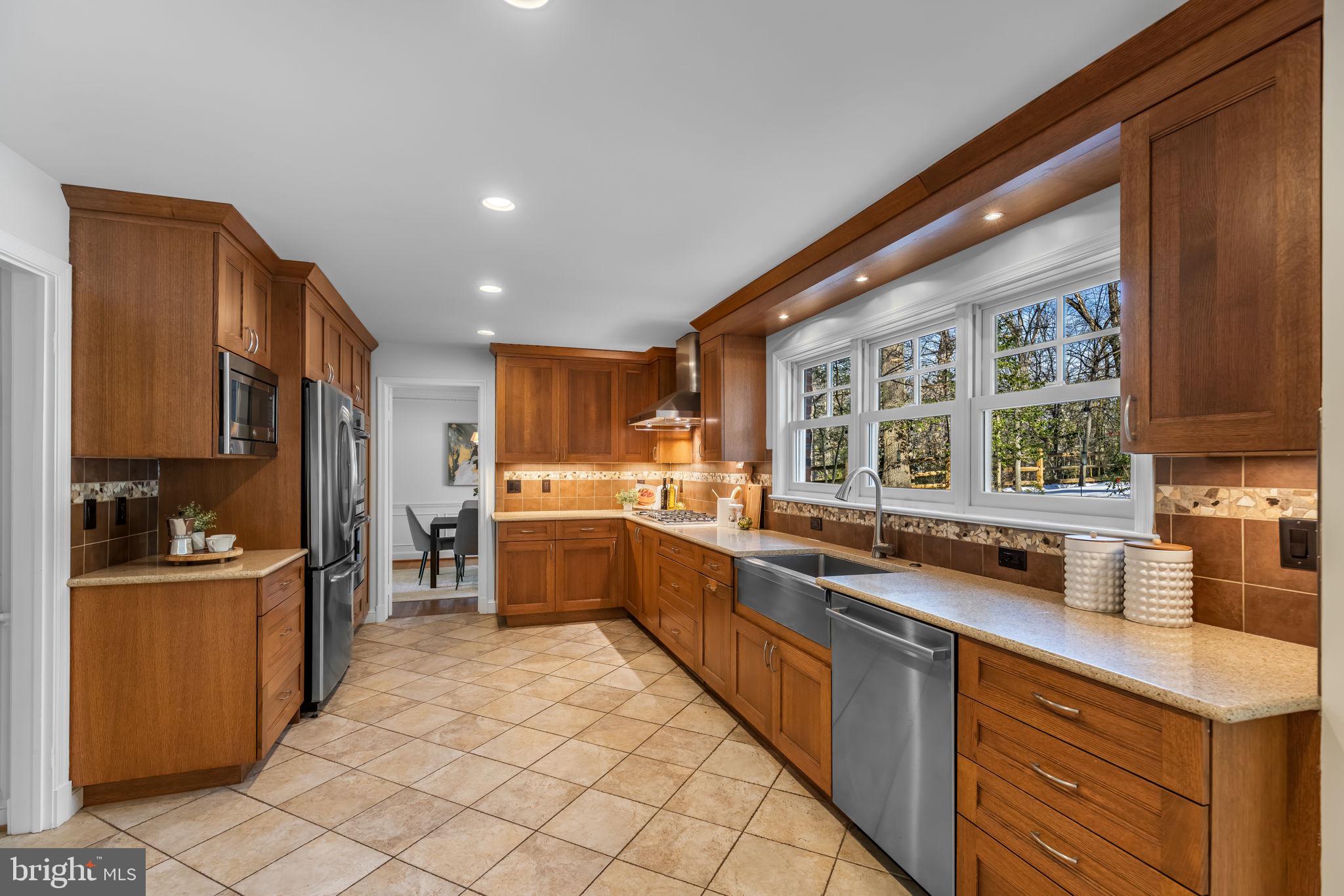 7105 Devonshire Road Alexandria, VA 22307 - Photo 16 of 54 Expansive eat-in kitchen, stainless & granite