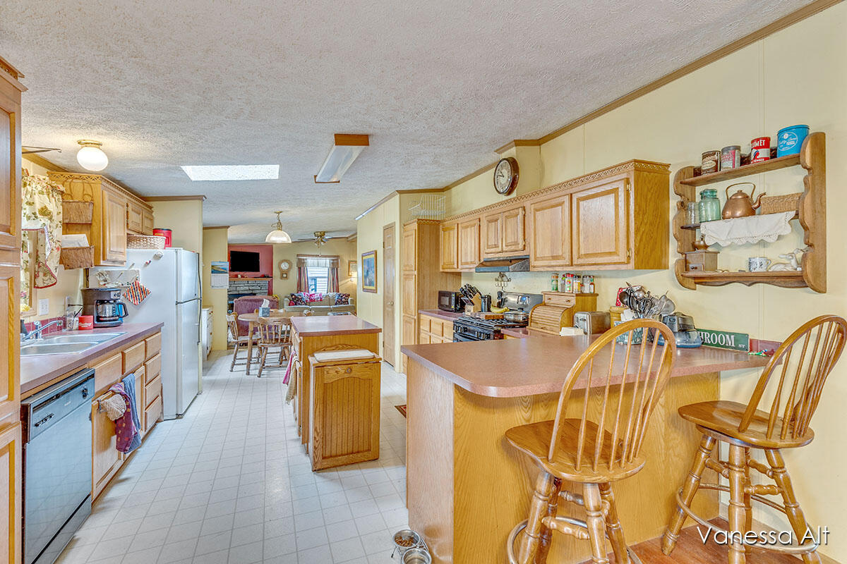 920 South Mathisen Road Manistee, MI 49660 - Photo 12 of 36 IMG_1011