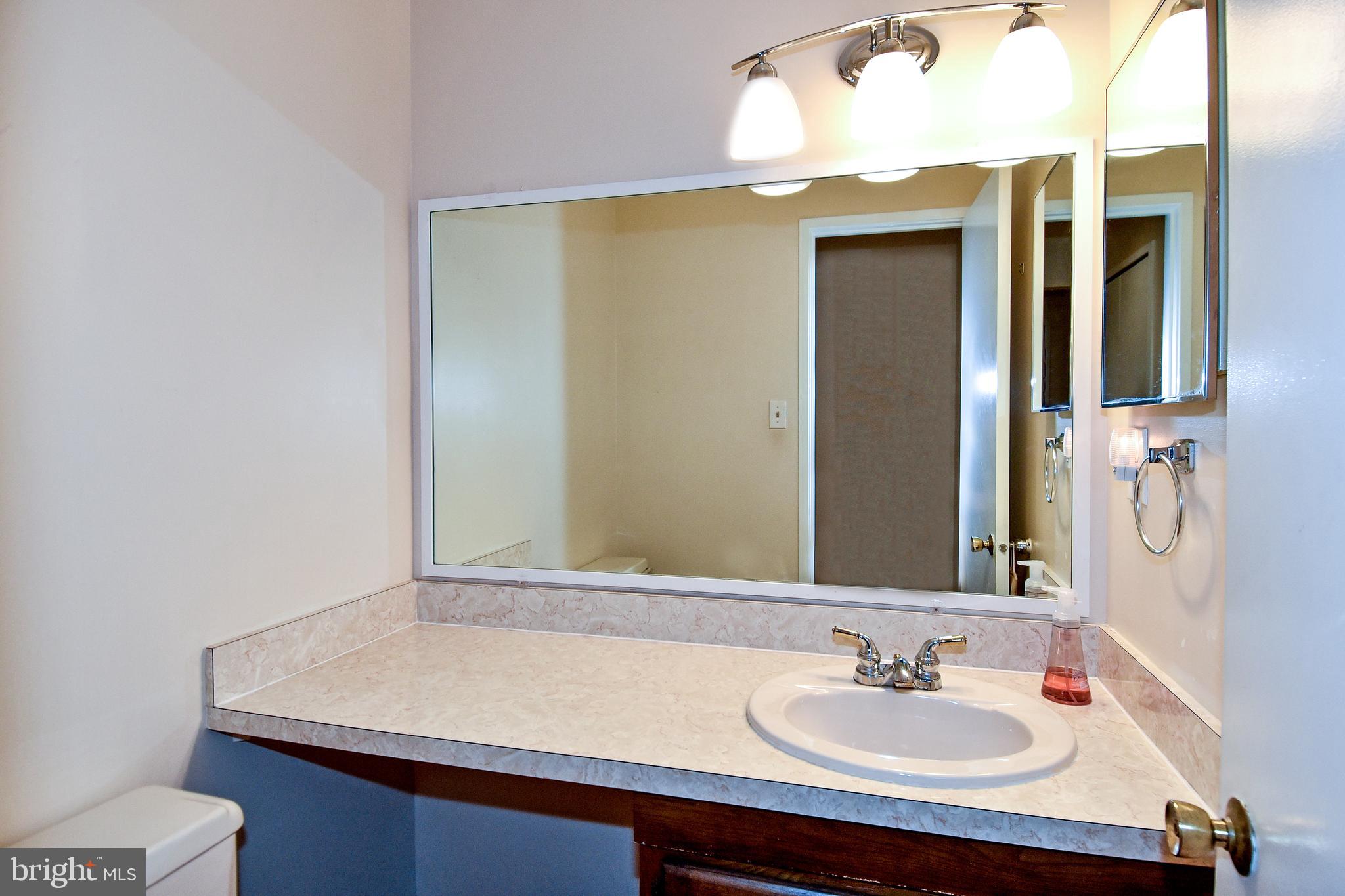 2006 Headlands Circle Reston, VA 20191 - Photo 11 of 32 Gallery Image 11