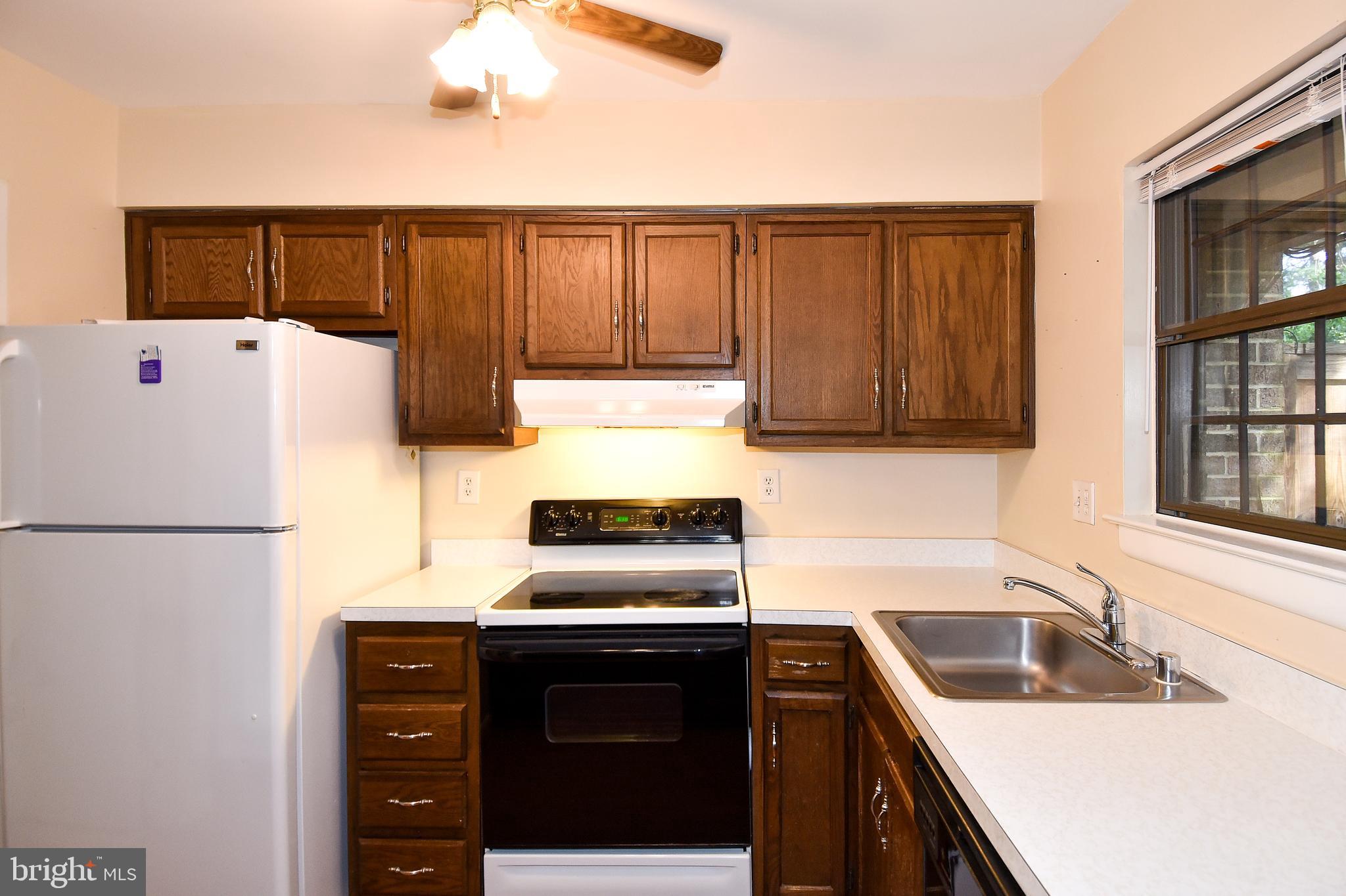 2006 Headlands Circle Reston, VA 20191 - Photo 16 of 32 Gallery Image 16