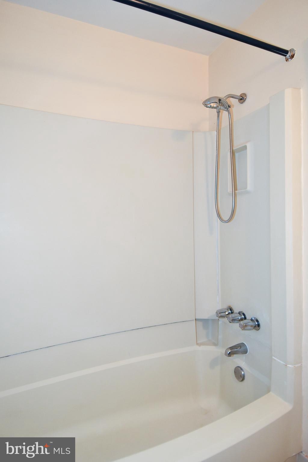 2006 Headlands Circle Reston, VA 20191 - Photo 31 of 32 Gallery Image 31