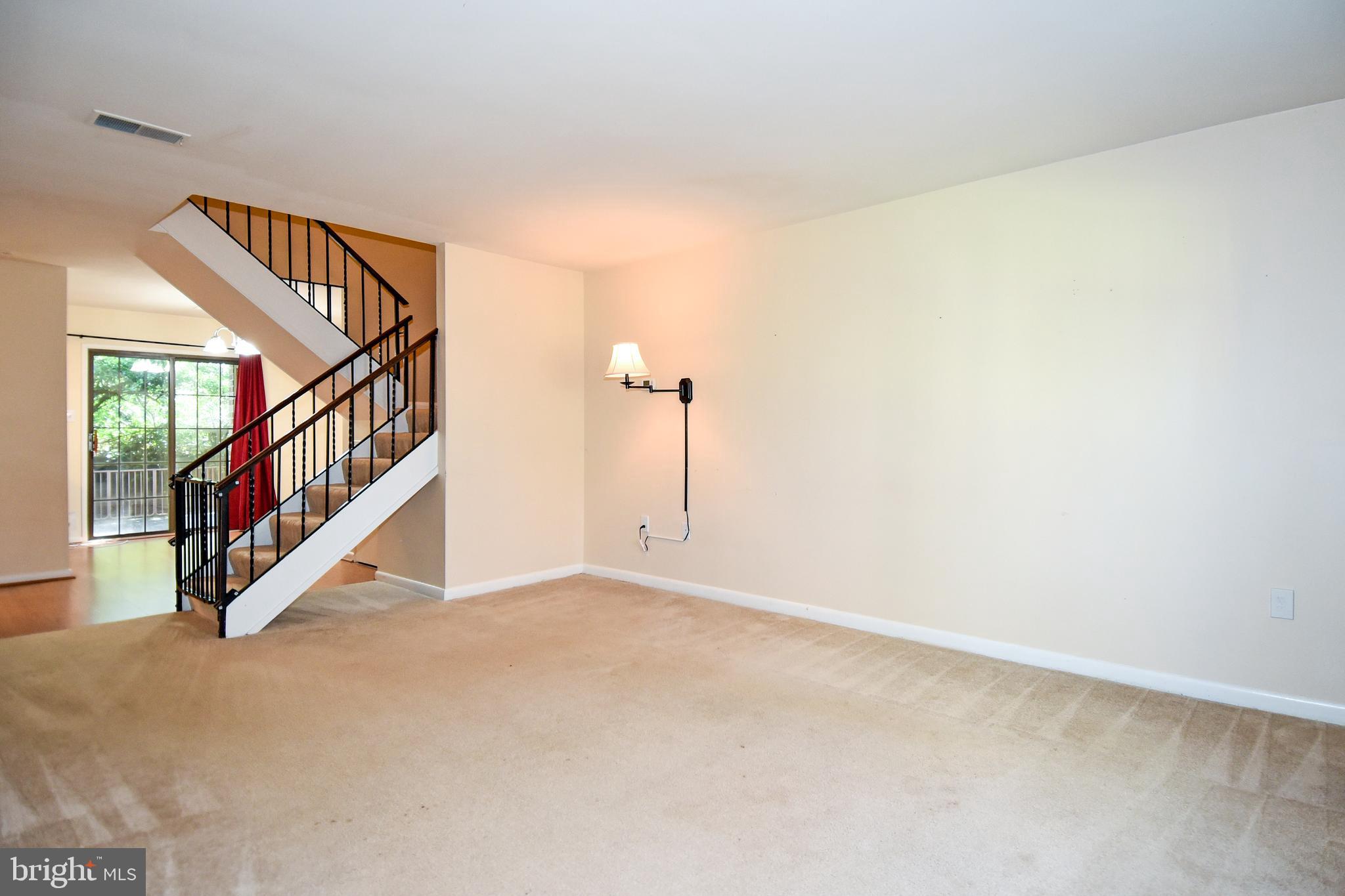 2006 Headlands Circle Reston, VA 20191 - Photo 5 of 32 Gallery Image 5