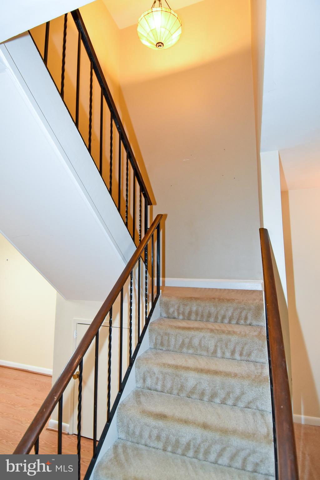 2006 Headlands Circle Reston, VA 20191 - Photo 7 of 32 Gallery Image 7