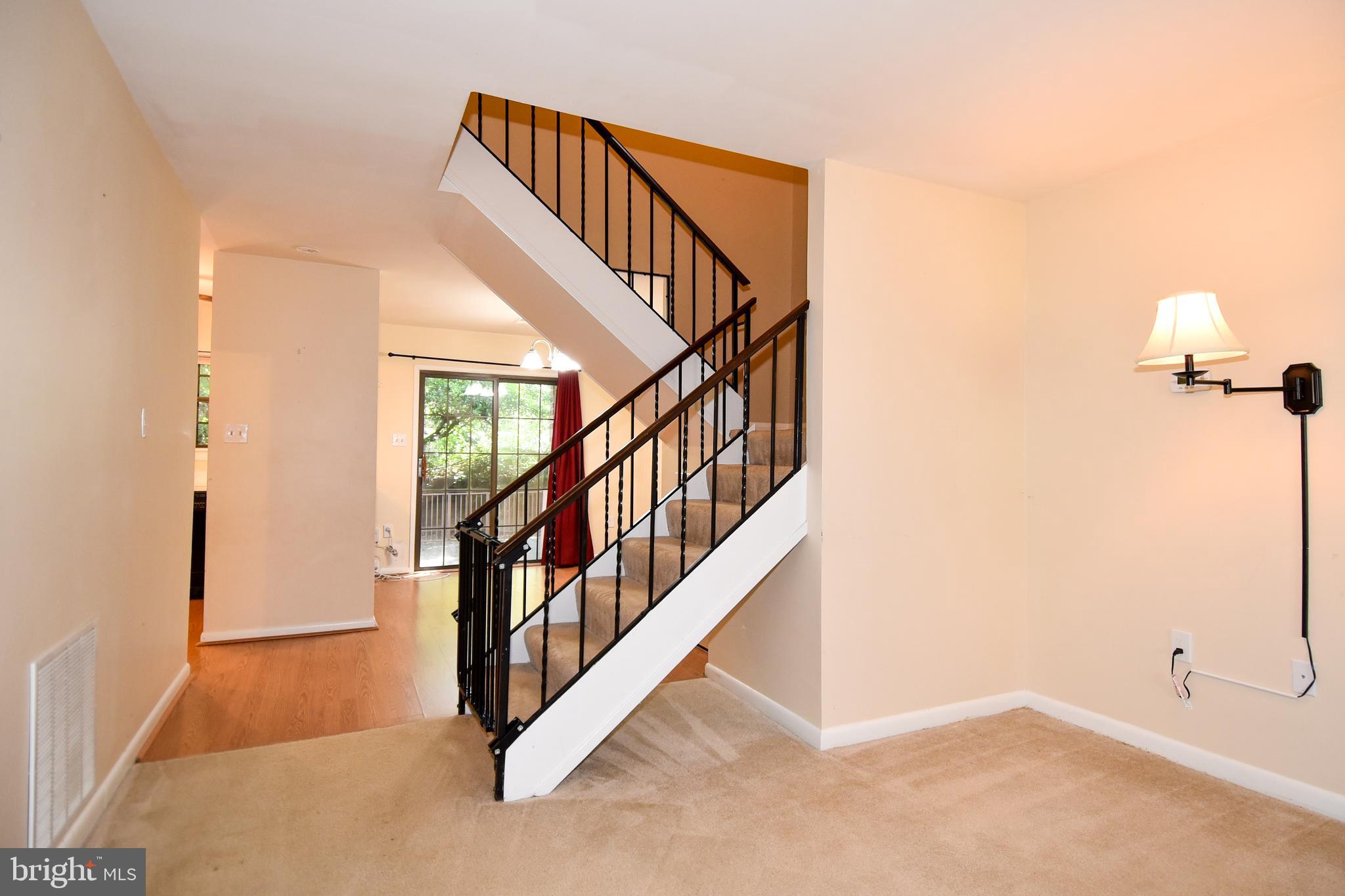 2006 Headlands Circle Reston, VA 20191 - Photo 8 of 32 Gallery Image 8