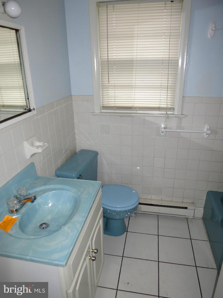 906 Price Road Salisbury, MD 21801 - Photo 12 of 14 Bath