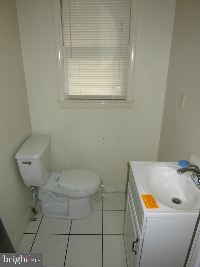 906 Price Road Salisbury, MD 21801 - Photo 13 of 14 Bath