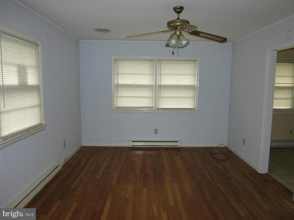 906 Price Road Salisbury, MD 21801 - Photo 7 of 14 Dining Room