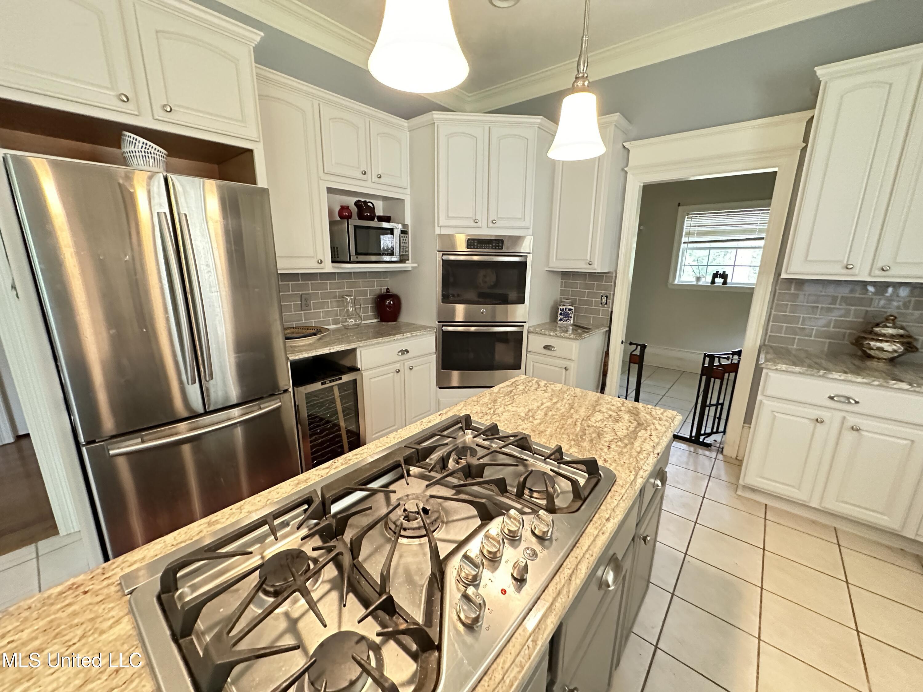 155 Lakeview Road Brandon, MS 39047 - Photo 6 of 19 IMG_5522