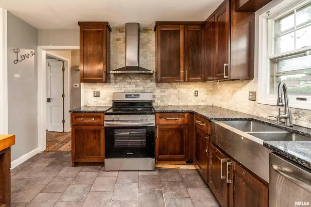 $269,900 | 3000 West Kent Drive, Carbondale, IL 62901