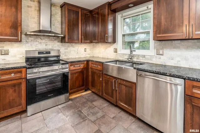 $269,900 | 3000 West Kent Drive, Carbondale, IL 62901