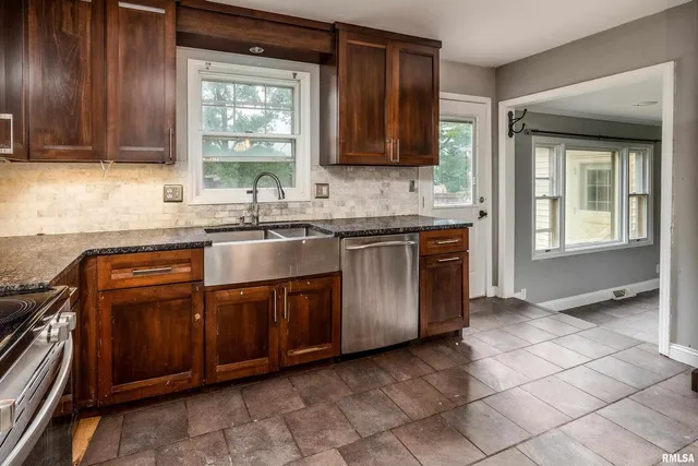 $269,900 | 3000 West Kent Drive, Carbondale, IL 62901