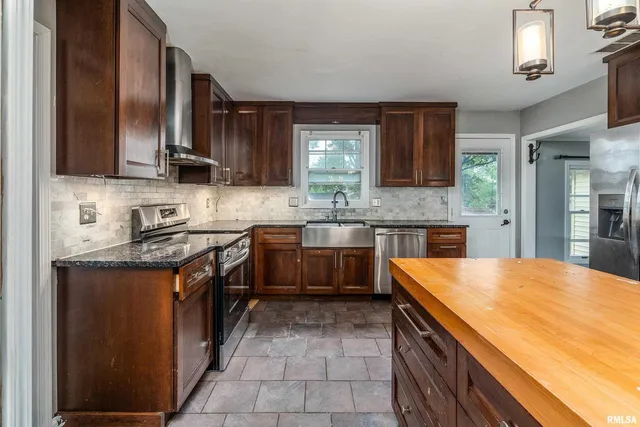 $269,900 | 3000 West Kent Drive, Carbondale, IL 62901