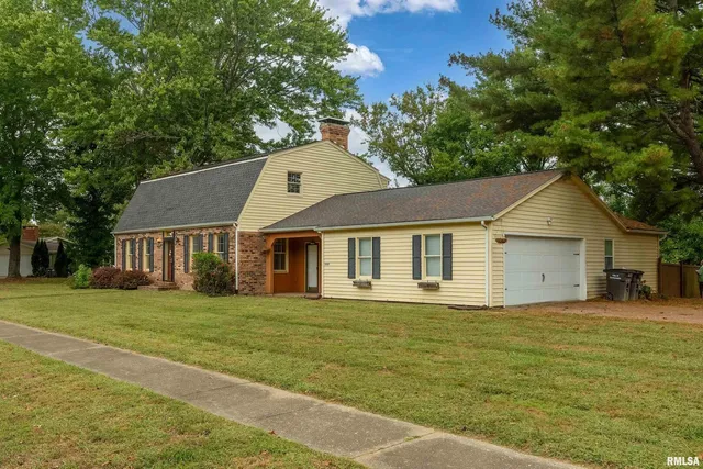 $269,900 | 3000 West Kent Drive, Carbondale, IL 62901