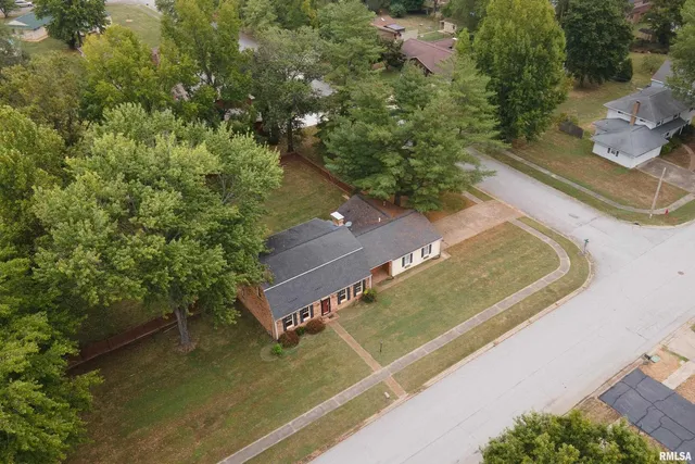 $264,900 | 3000 West Kent Drive, Carbondale, IL 62901