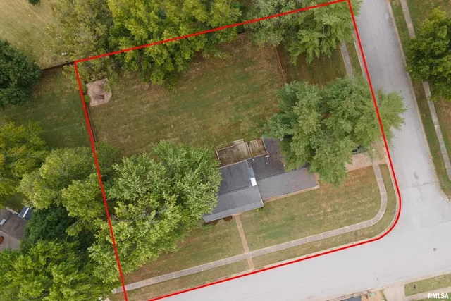 $269,900 | 3000 West Kent Drive, Carbondale, IL 62901