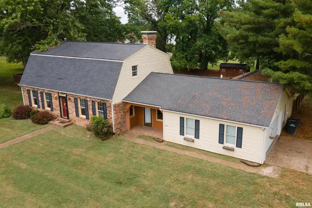 $269,900 | 3000 West Kent Drive, Carbondale, IL 62901