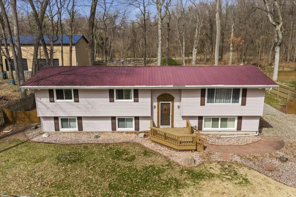 $300,000 | 25600 Merle Street, Edwardsburg, MI 49112