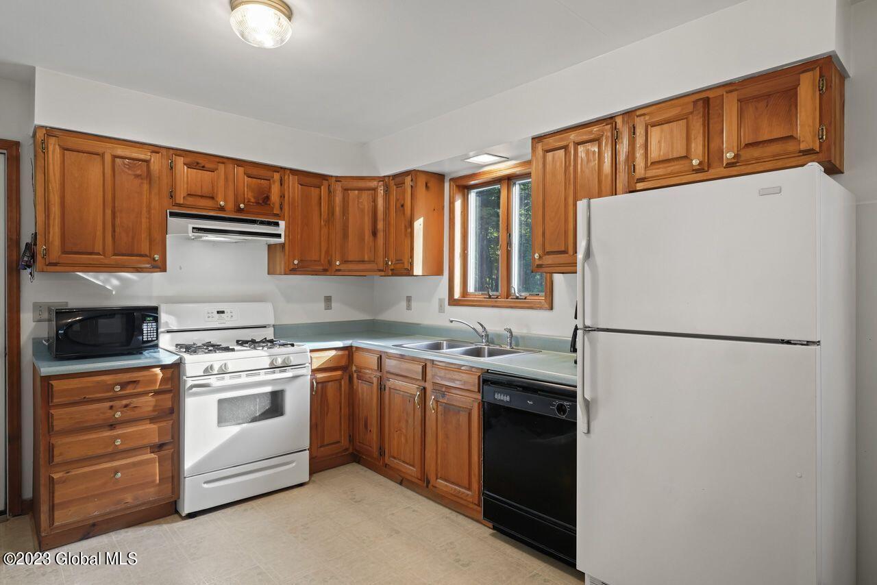 246 Ruggles Road Saratoga Springs, NY 12866 - Photo 9 of 45 21_DSC00747
