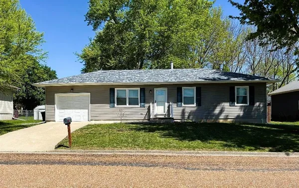 $210,000 | 304 Southeast 10th Street, Concordia, MO 64020