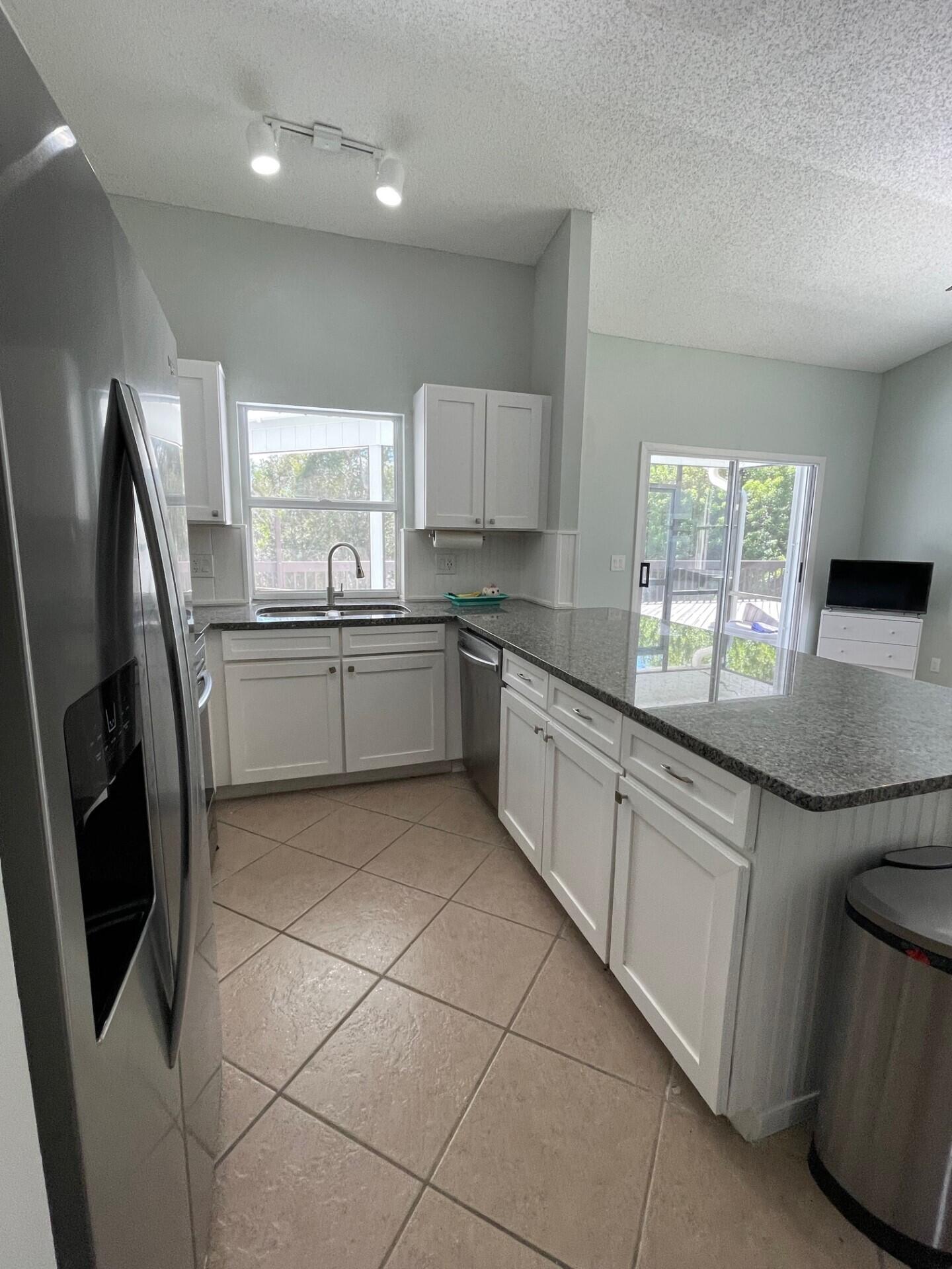 4422 Southeast Satinleaf Place Stuart, FL 34997 - Photo 7 of 16 Kitchen
