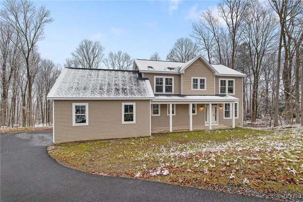$689,990 | 112 Topaz Trail, Camillus, NY 13219