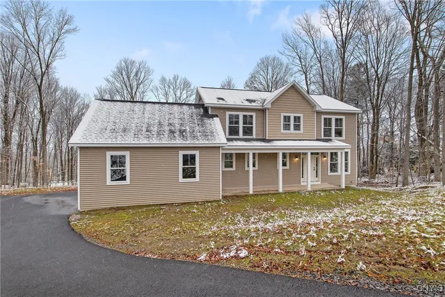 $699,900 | 112 Topaz Trail, Camillus, NY 13219