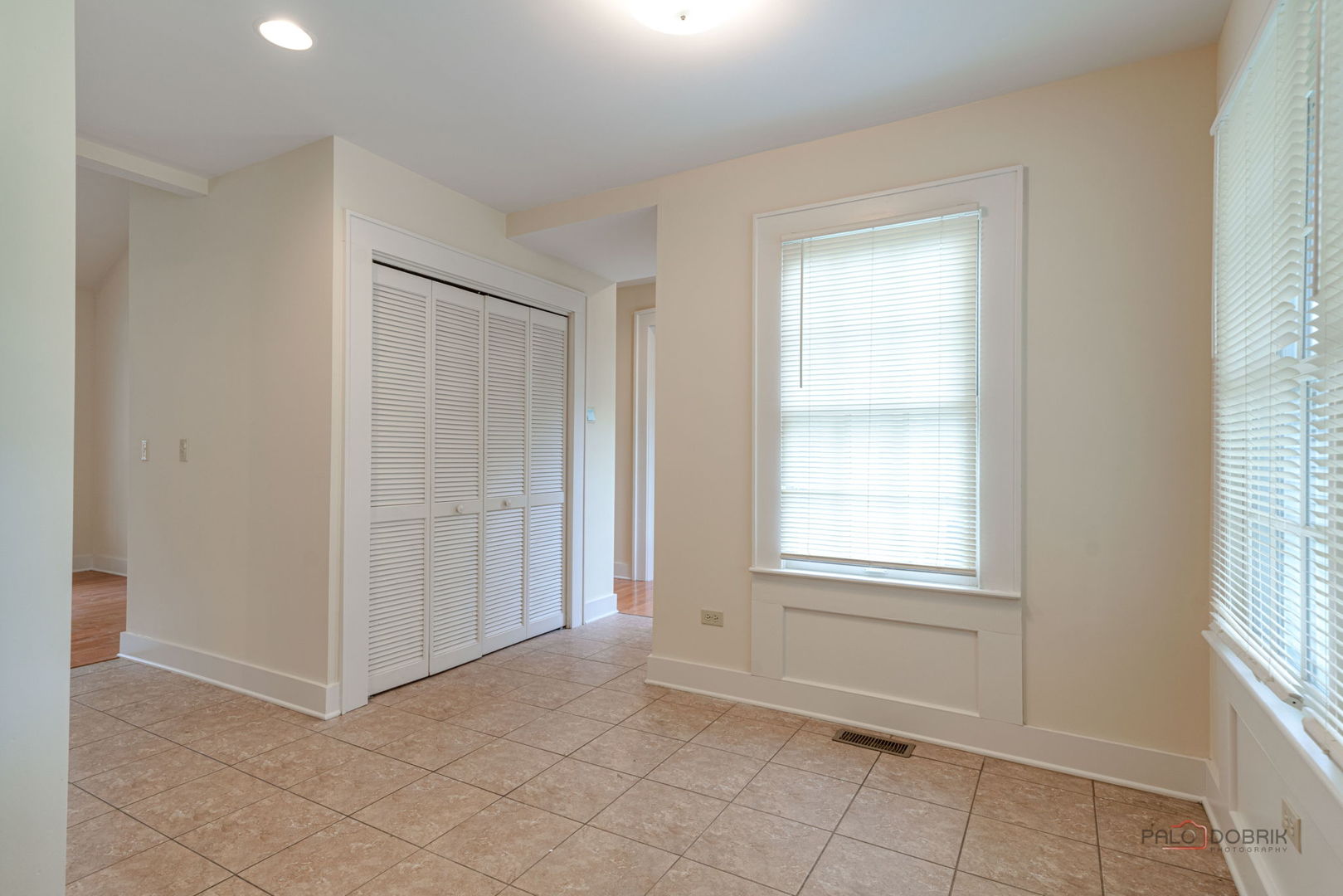 430 North Sheridan Road Waukegan, IL 60085 - Photo 22 of 44