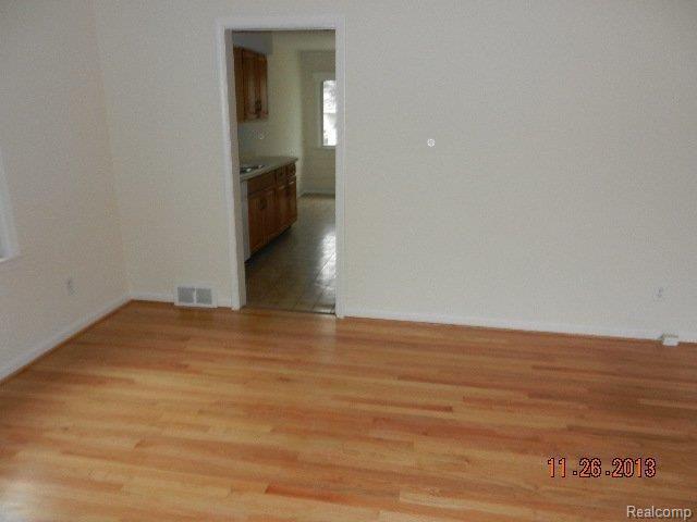 2164 Derby Road Birmingham, MI 48009 - Photo 6 of 21 DSCN6100.JPG