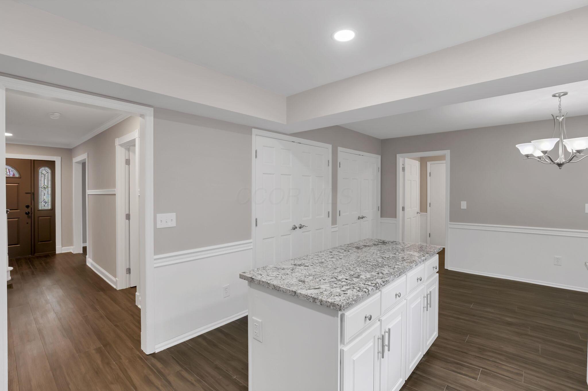 7048 Fitzgerald Road Dublin, OH 43017 - Photo 18 of 73 18-web-or-mls-4E7A4536