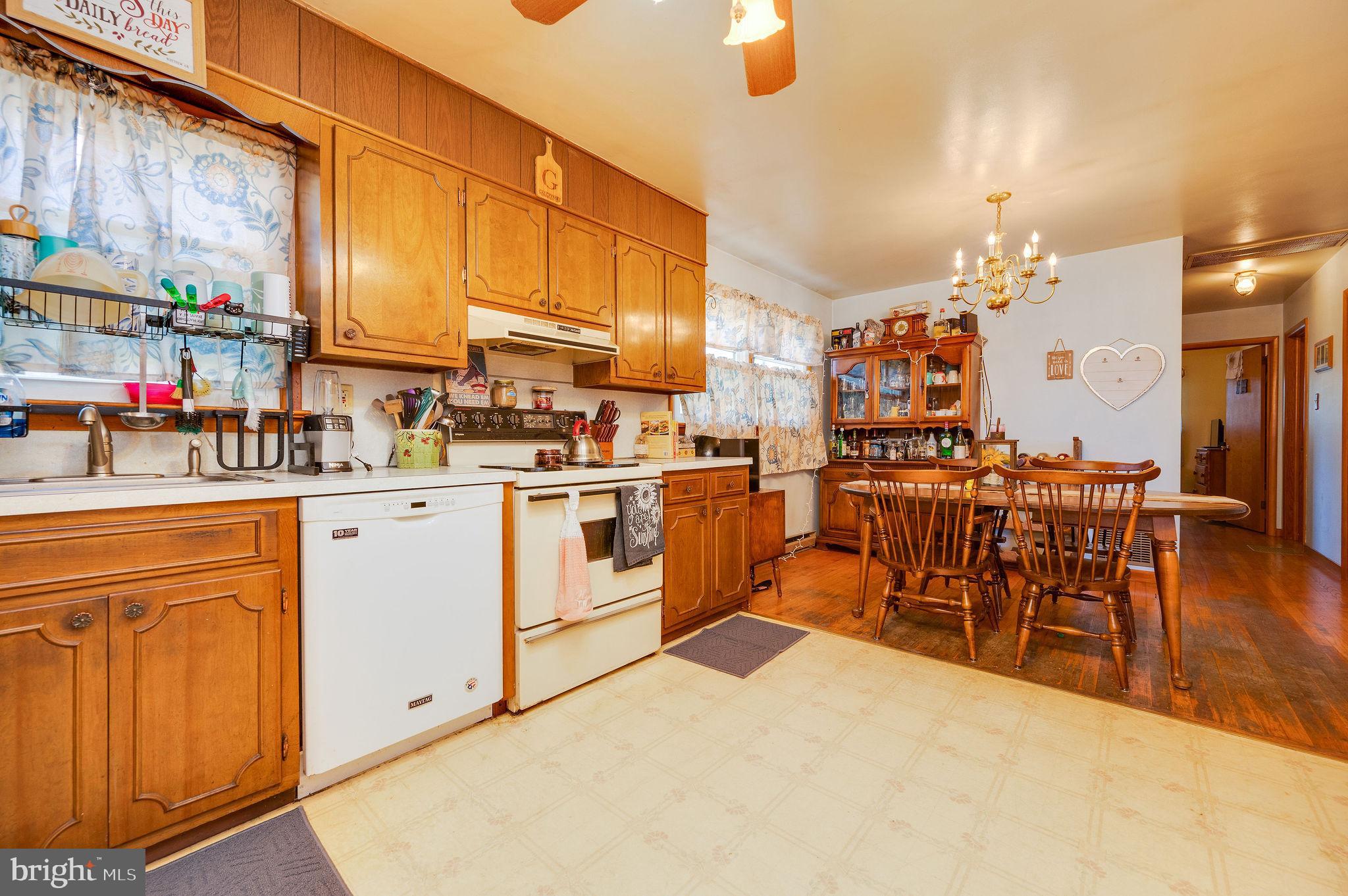 1957 Bathgate Road Bethlehem, PA 18018 - Photo 13 of 31