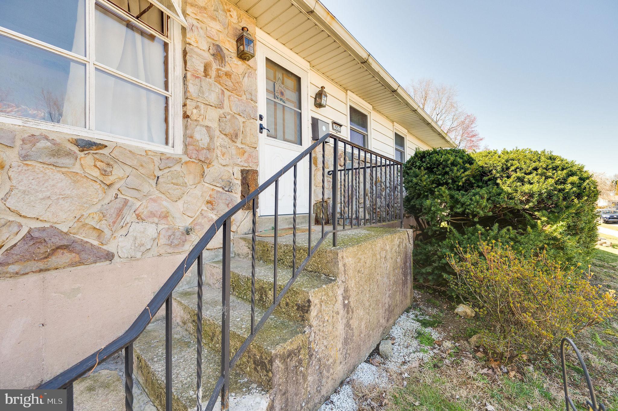 1957 Bathgate Road Bethlehem, PA 18018 - Photo 3 of 31