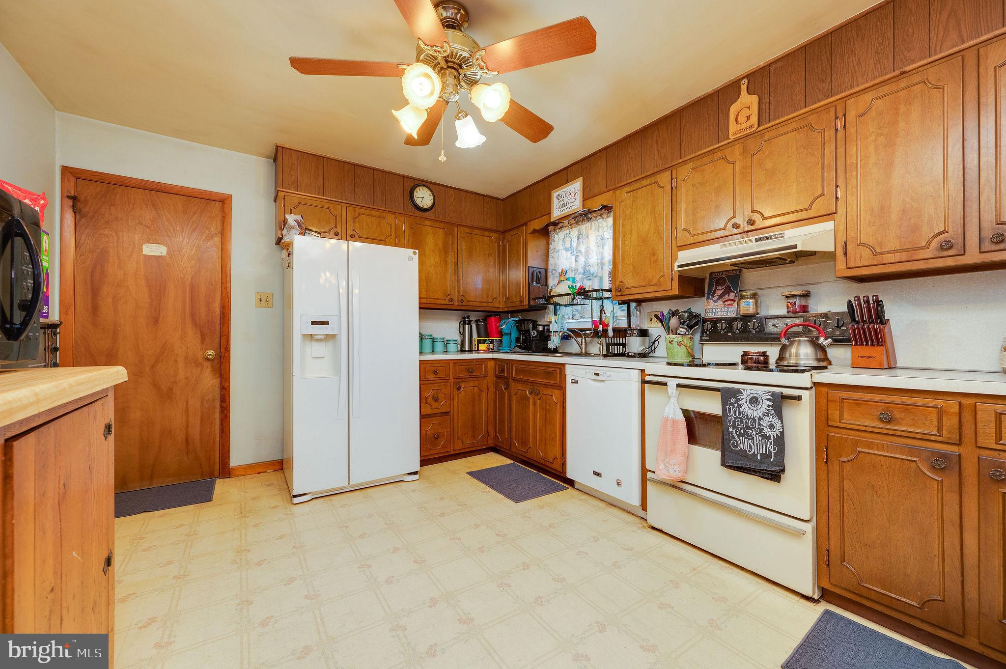 1957 Bathgate Road Bethlehem, PA 18018 - Photo 10 of 31