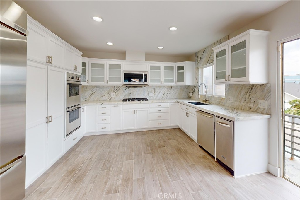860 Mandalay Beach Road Oxnard, CA 93035 - Photo 28 of 52 Kitchen