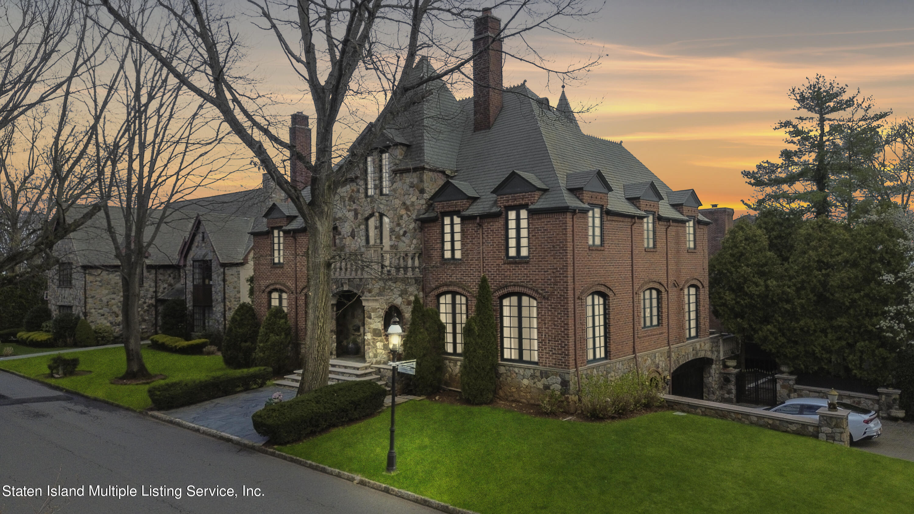 25 Copperleaf Terrace Staten Island, NY 10304 - Photo 2 of 60 Photo Apr 05 2024, 2 24 34 PM - Copy - C