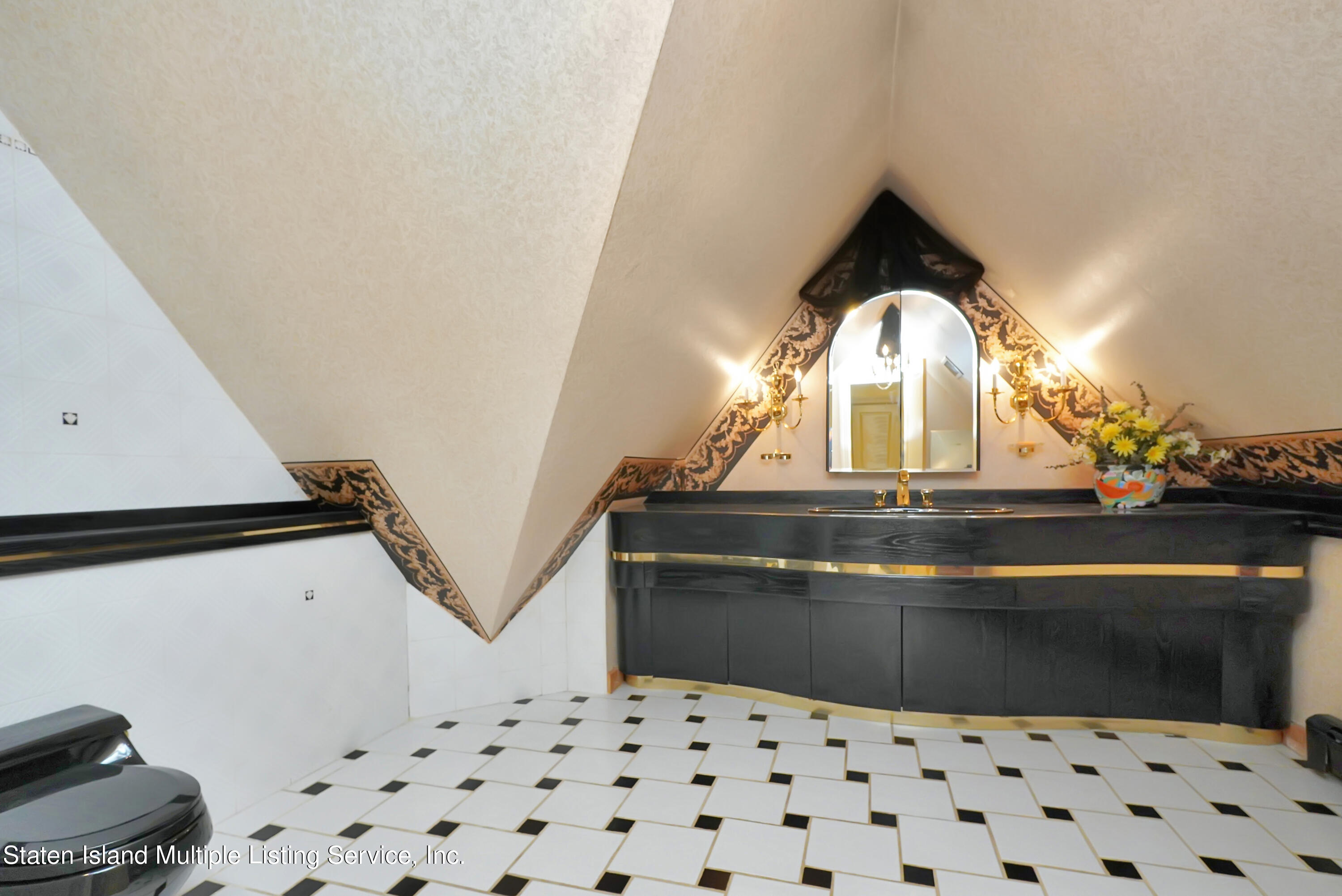 25 Copperleaf Terrace Staten Island, NY 10304 - Photo 52 of 60 Photo Jul 19 2019, 8 49 09 PM