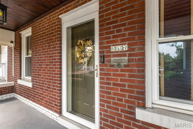 $249,999 | 5907 Leona Street, St. Louis, MO 63116