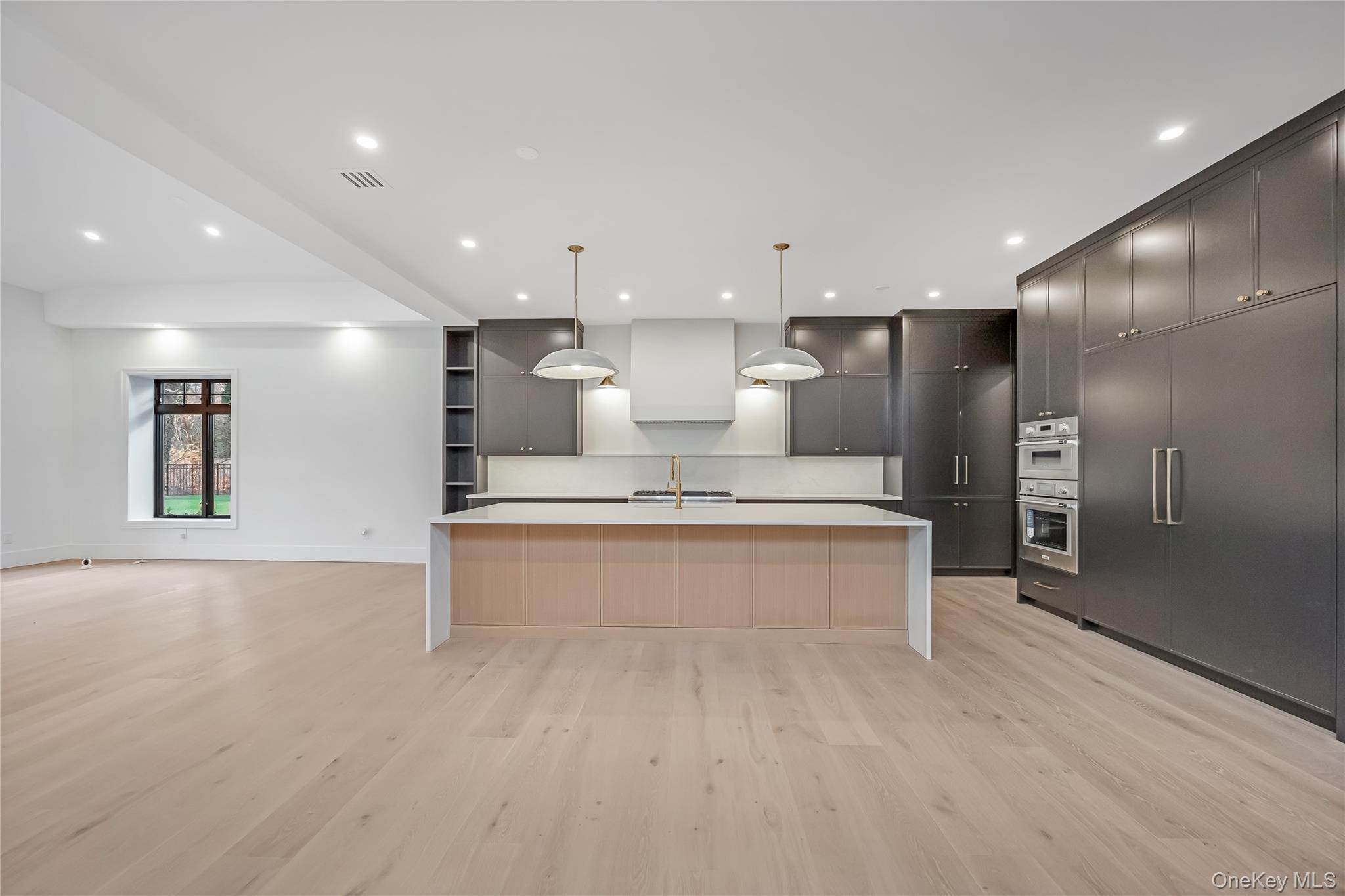 523 Long Beach Road St. James, NY 11780 - Photo 9 of 47