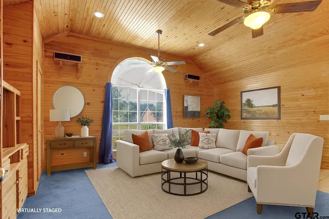 $299,000 | 149 Pecan Street, Frankston, TX 75763