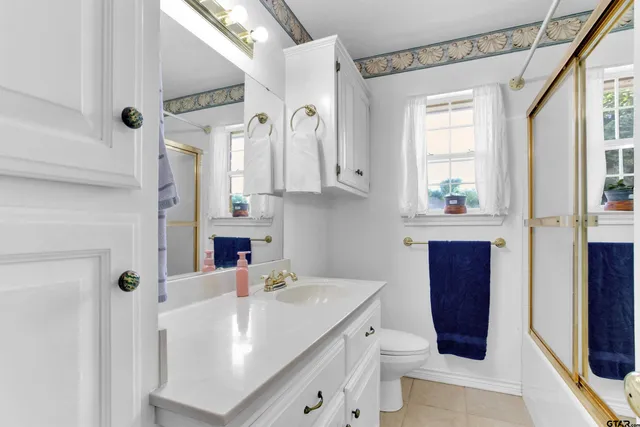 a view of workspace with windows