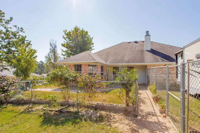 $299,000 | 149 Pecan Street, Frankston, TX 75763