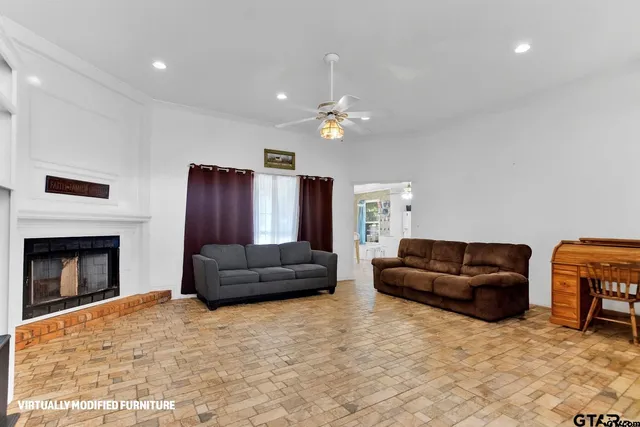 $299,000 | 149 Pecan Street, Frankston, TX 75763