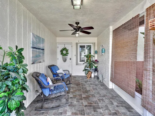 $395,000 | 6098 Stanley Lane, Delray Beach, FL 33484