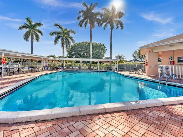 $395,000 | 6098 Stanley Lane, Delray Beach, FL 33484