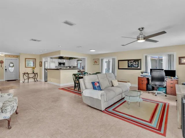 $395,000 | 6098 Stanley Lane, Delray Beach, FL 33484