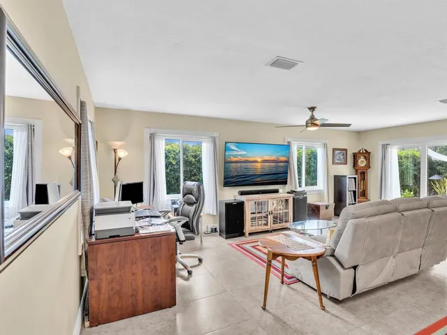 $395,000 | 6098 Stanley Lane, Delray Beach, FL 33484