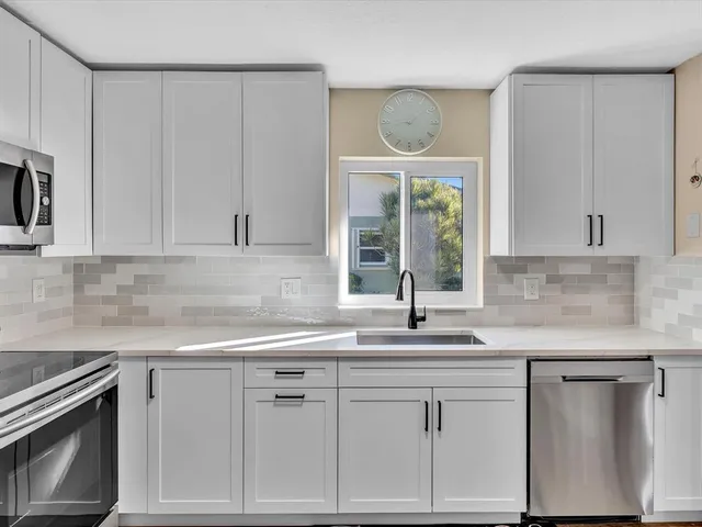 $395,000 | 6098 Stanley Lane, Delray Beach, FL 33484