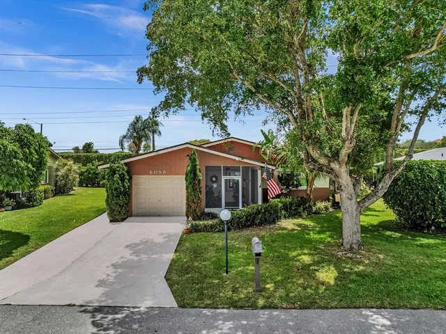 $395,000 | 6098 Stanley Lane, Delray Beach, FL 33484