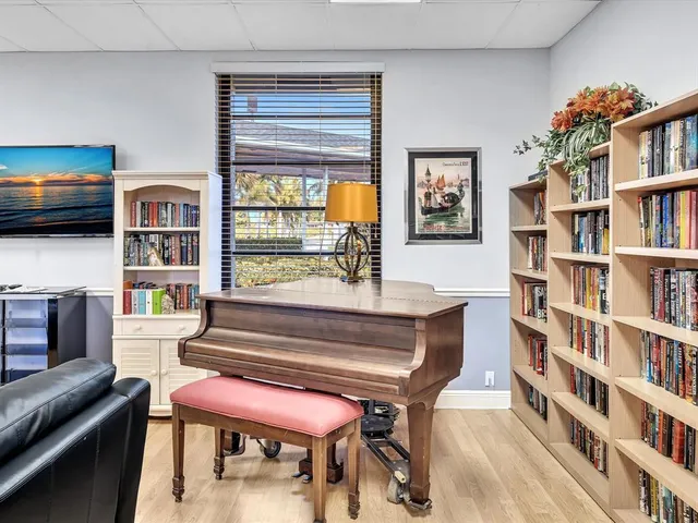 $395,000 | 6098 Stanley Lane, Delray Beach, FL 33484