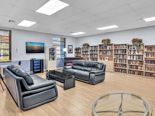 $395,000 | 6098 Stanley Lane, Delray Beach, FL 33484