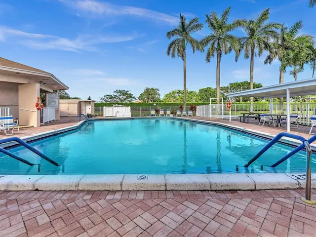 $395,000 | 6098 Stanley Lane, Delray Beach, FL 33484